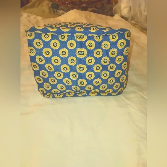 Vera Bradley lunch bag. - Picture 3 of 5